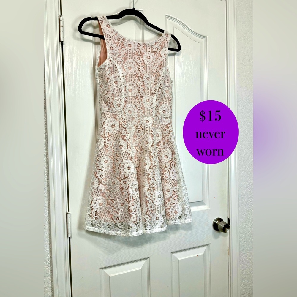 White lace overlay on light pink dress (never worn) - size small